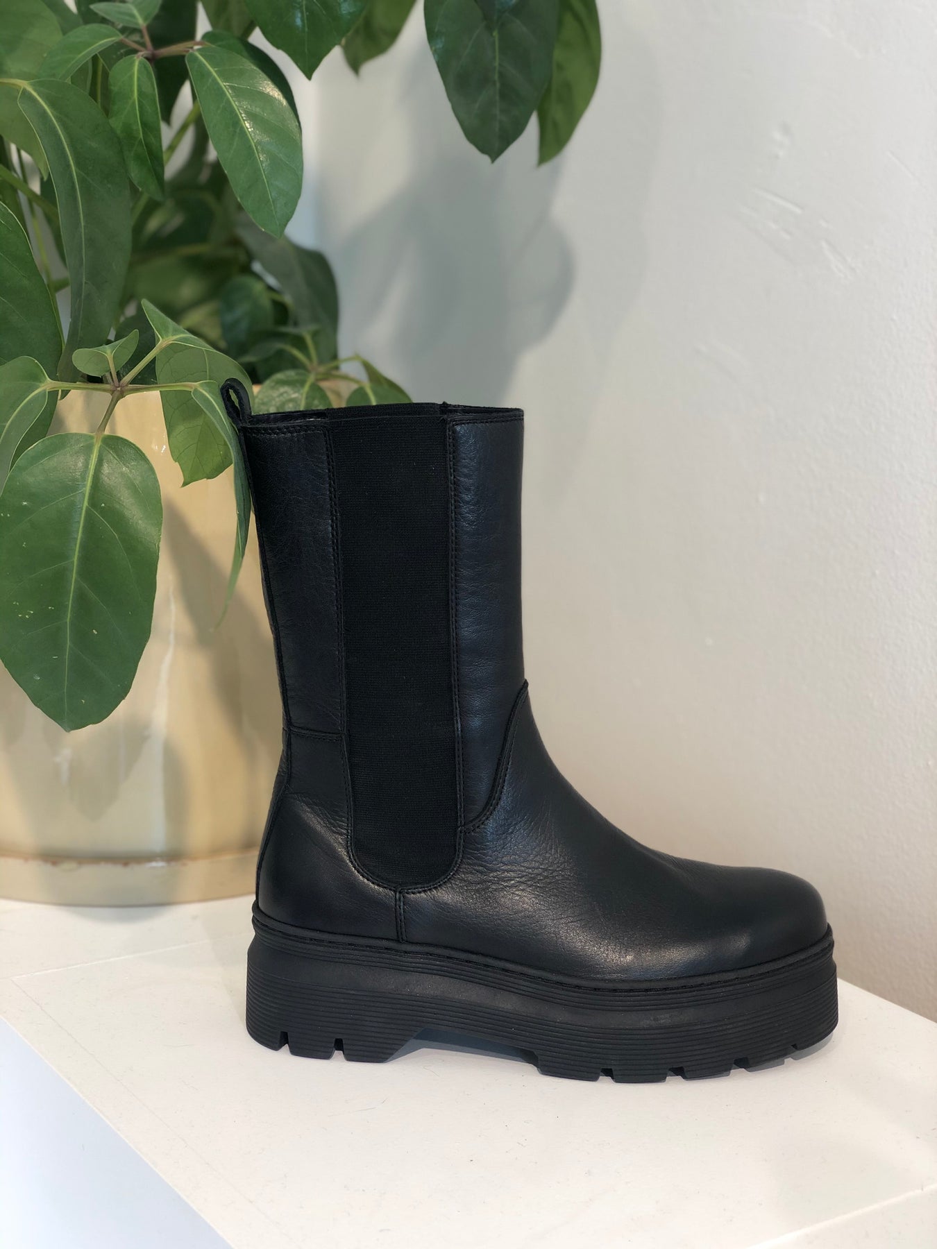 Aya Boots - Black Leather - Pavement - Sko - VILLOID.no