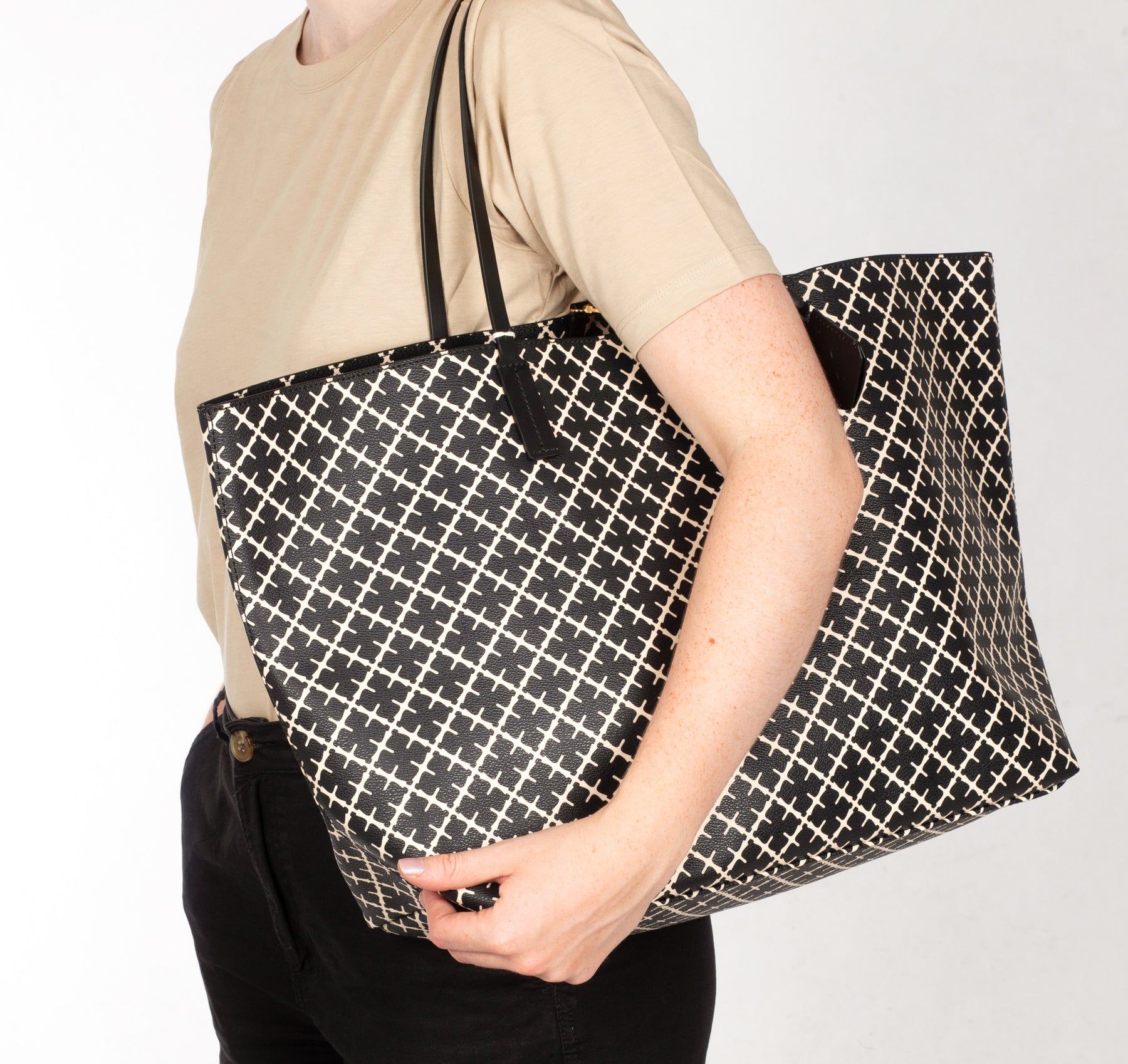Abi Tote - Black White Grey - By Malene Birger - Tilbehør - VILLOID.no