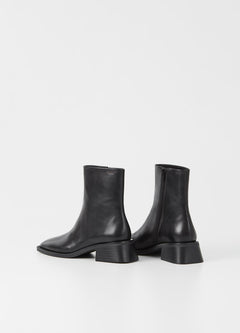 Blanca - Black