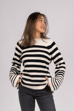 Matea Knit O-Neck - Black