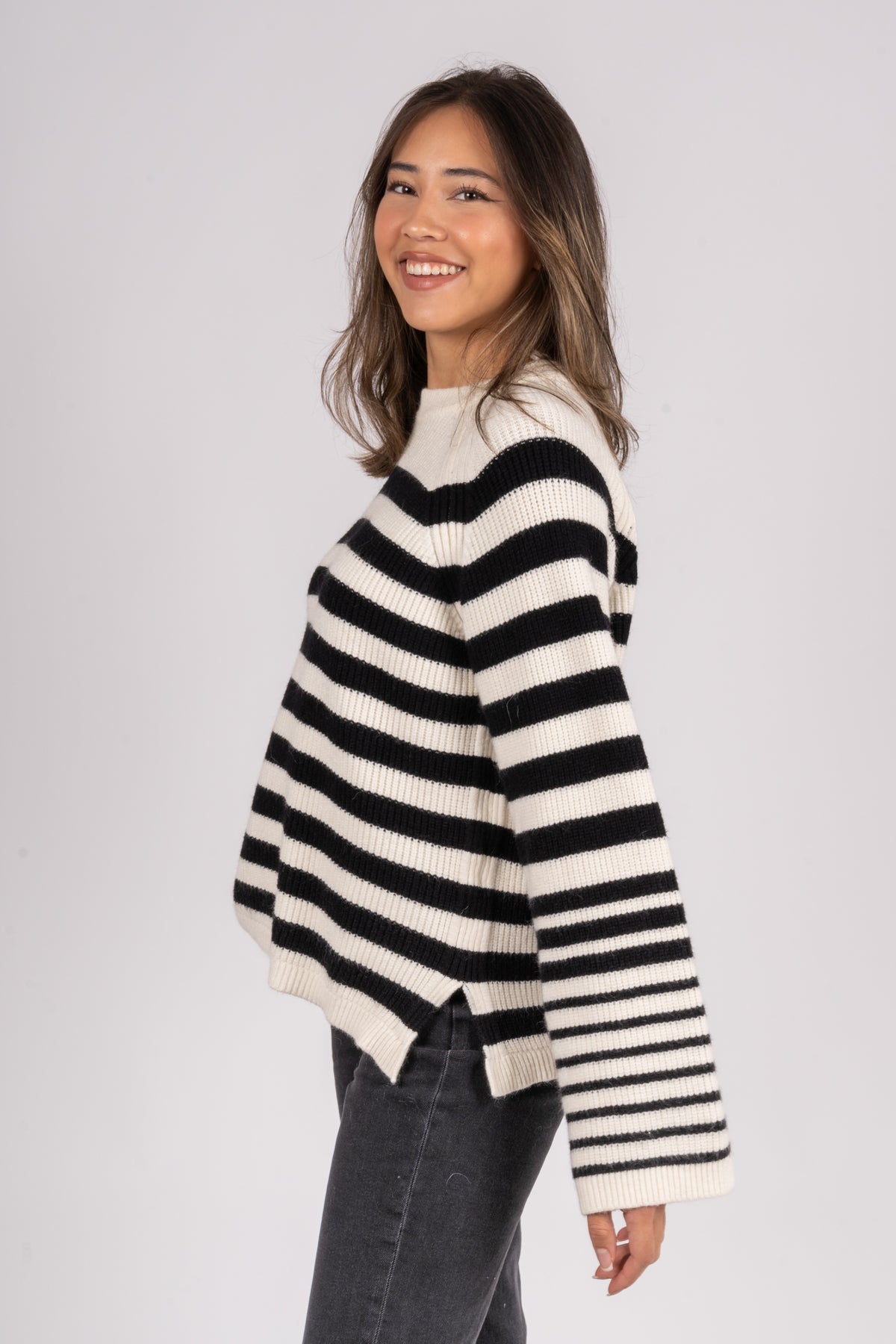 Matea Knit O-Neck - Svart