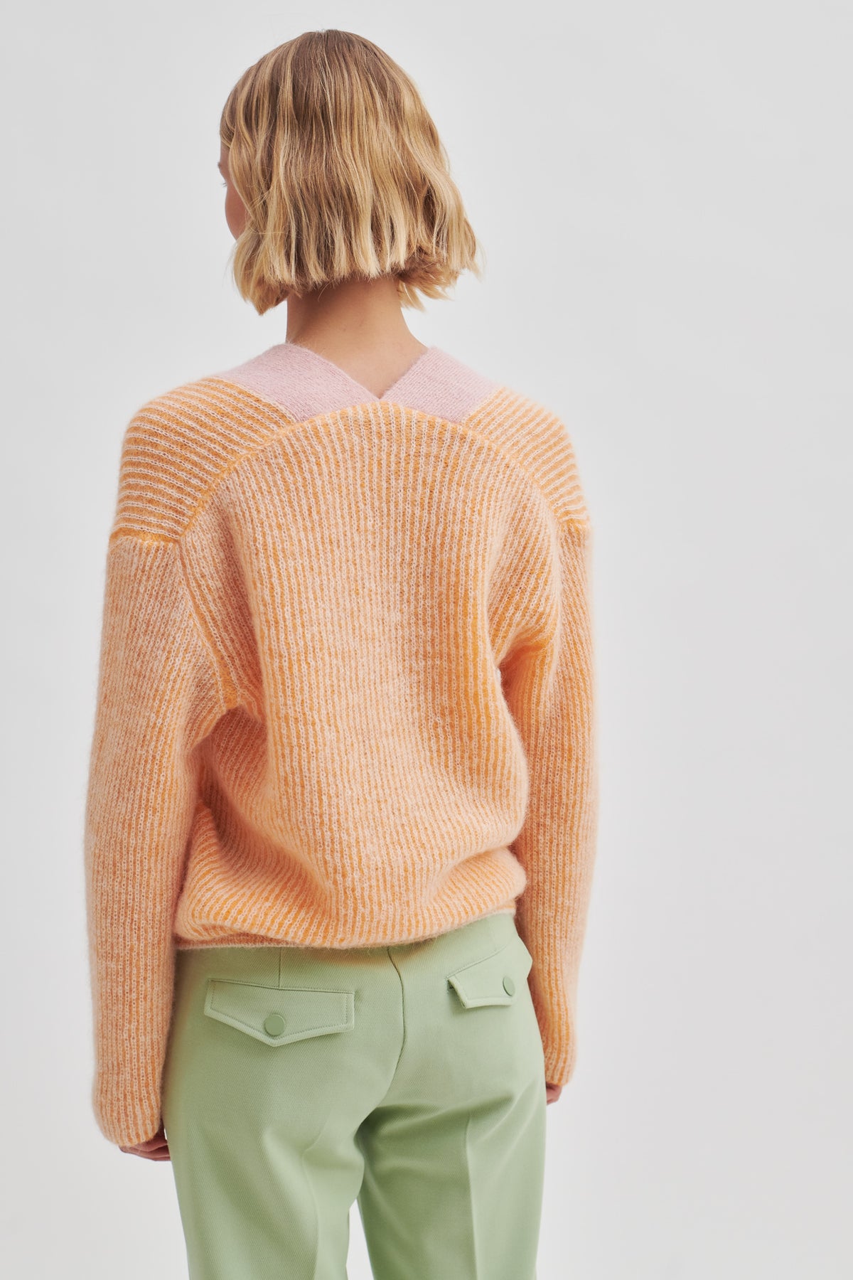 Vibse Knit V-Neck - Apricot