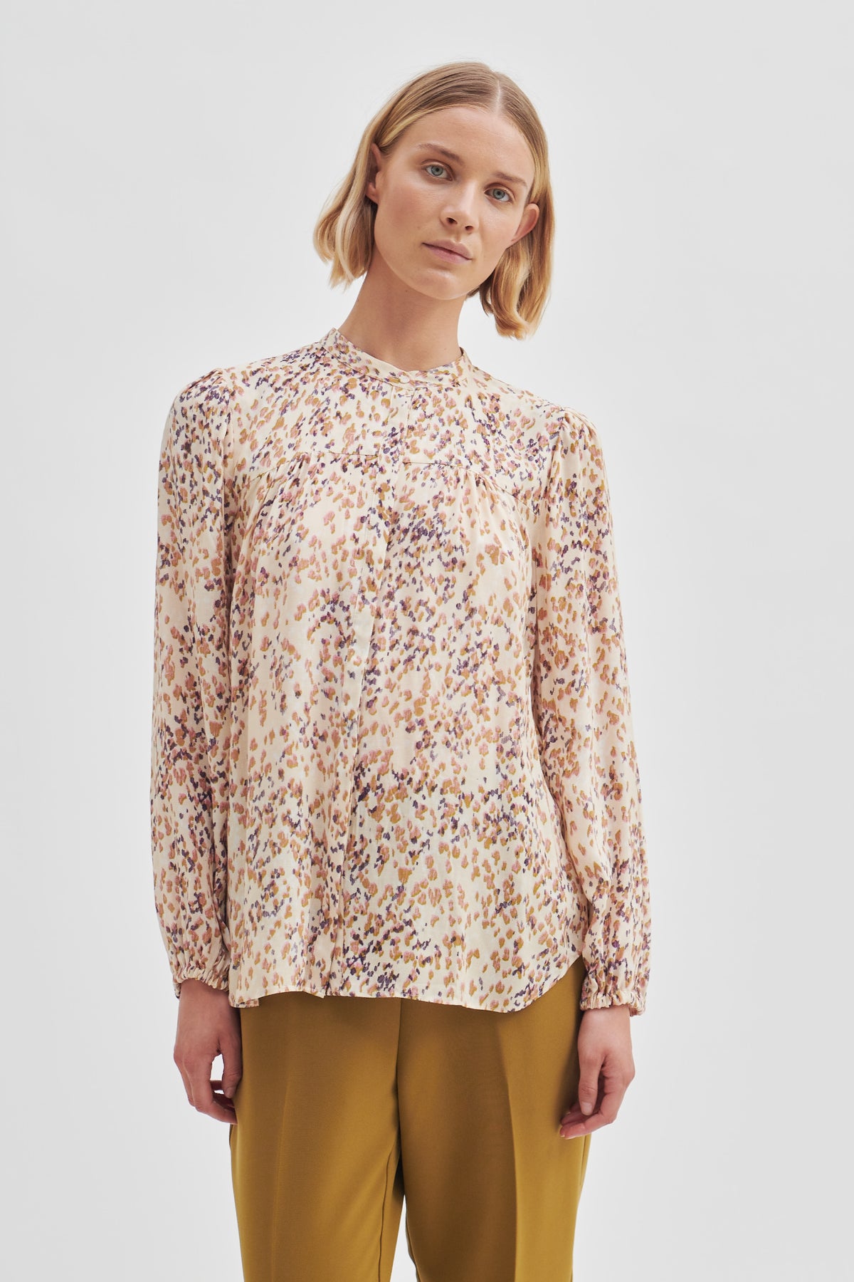Cosmos Shirt - Dark Chalk