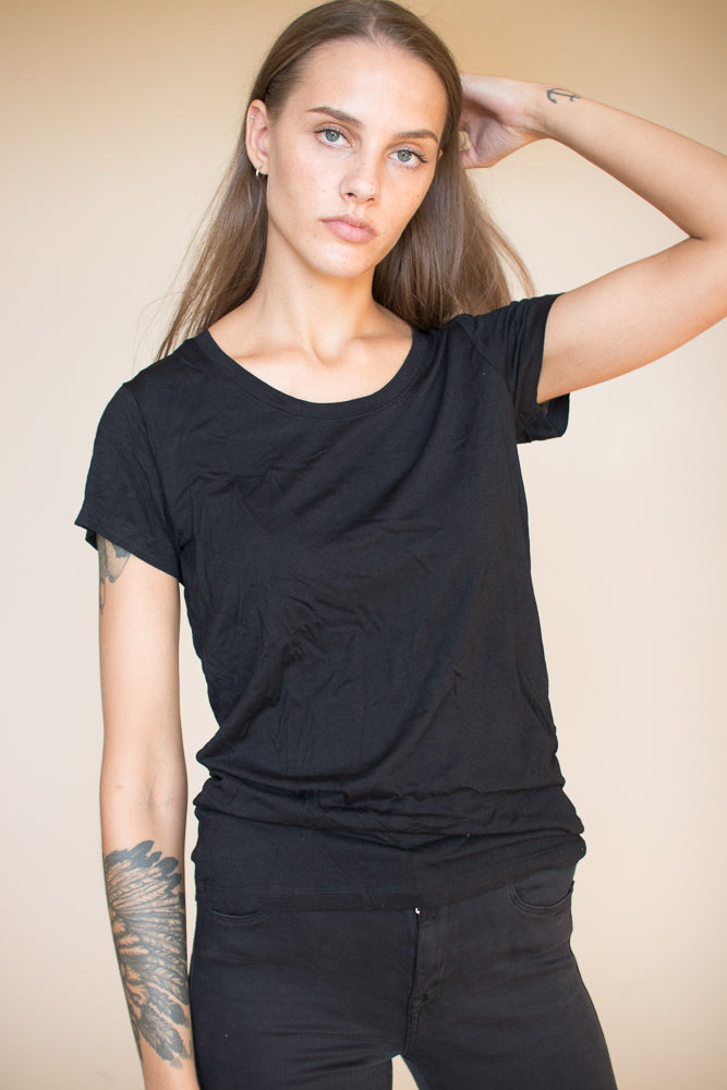 Women's T-shirt - Black - The Product - T-skjorter & Topper - VILLOID.no