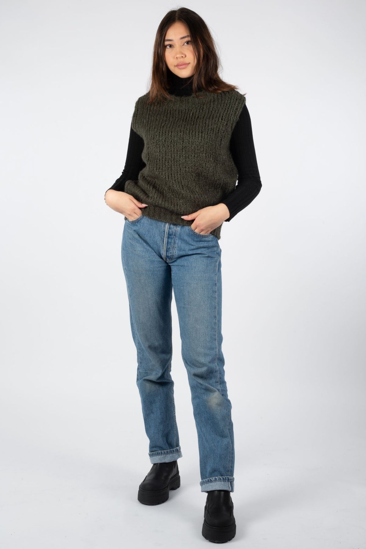 Kala Vest Wool - Olive