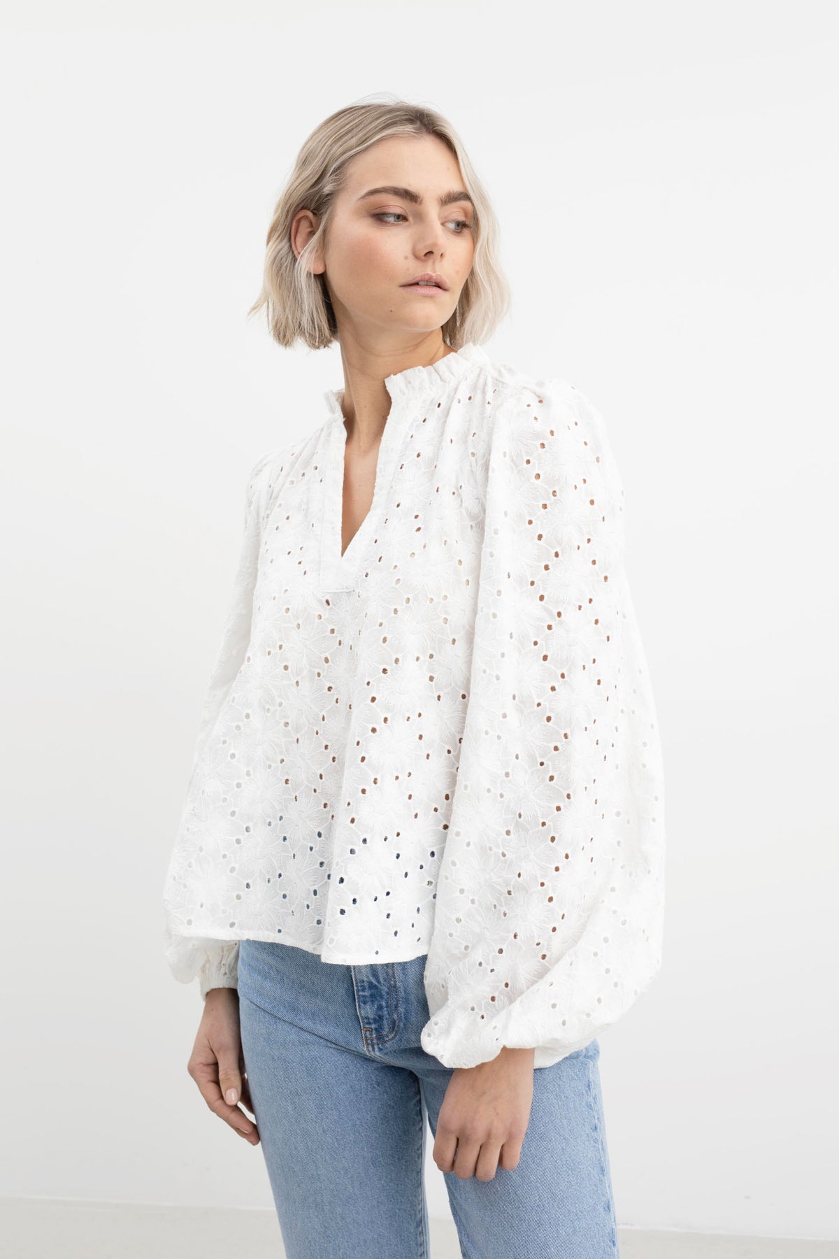 Karro Blouse - White Flower Lace