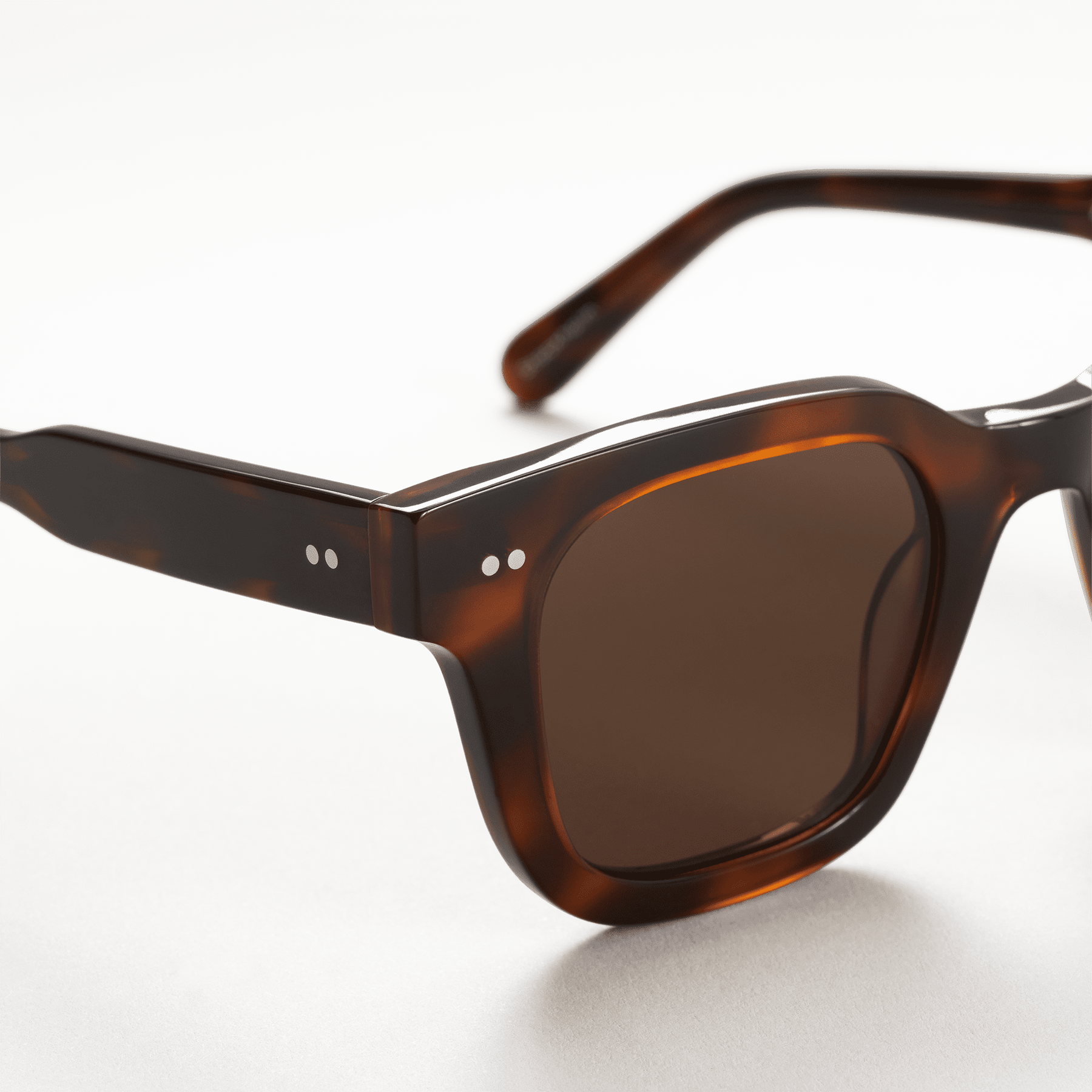 Chimi Eyewear Tortoise #04 Solglasögon