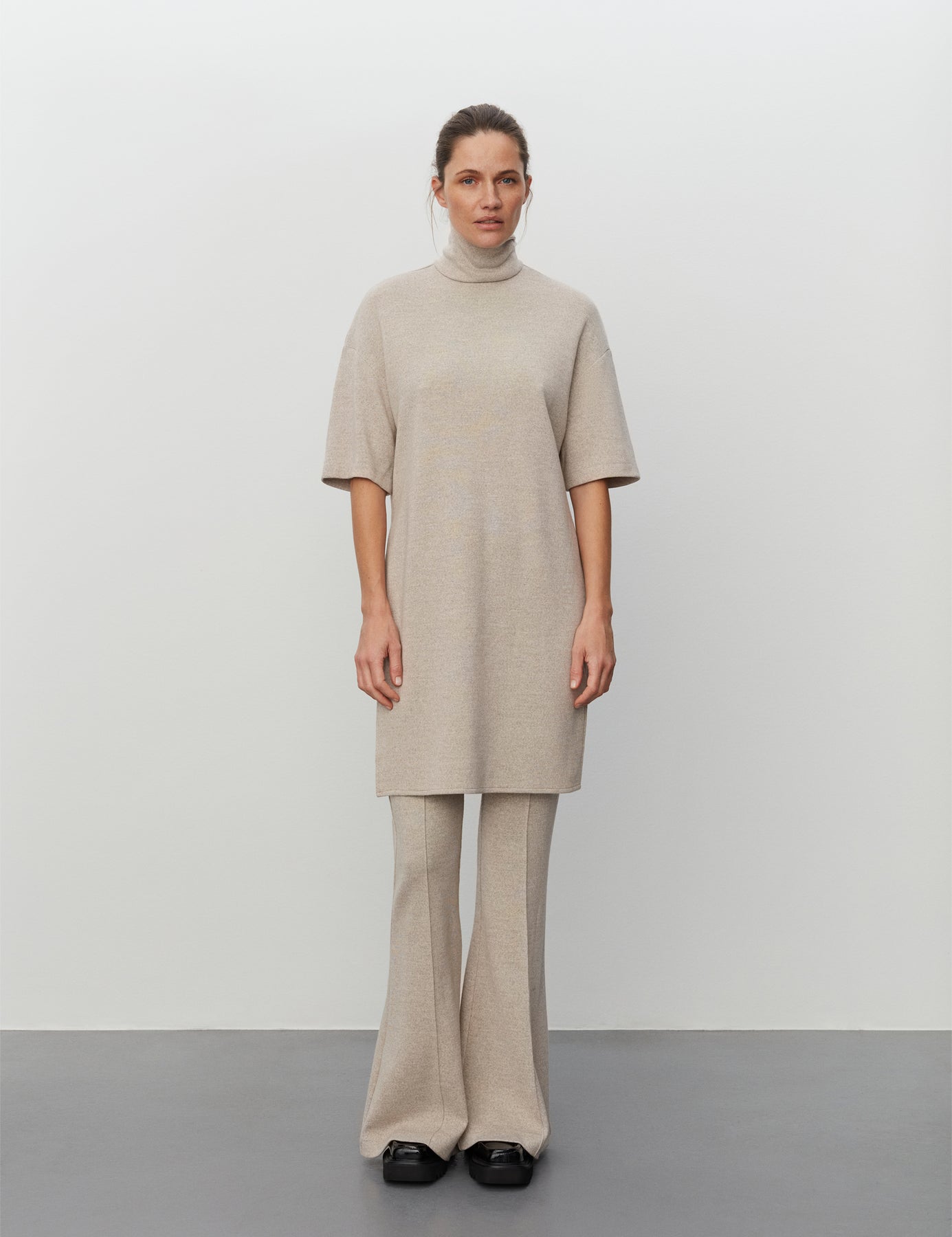Vivien - Light Khaki Beige
