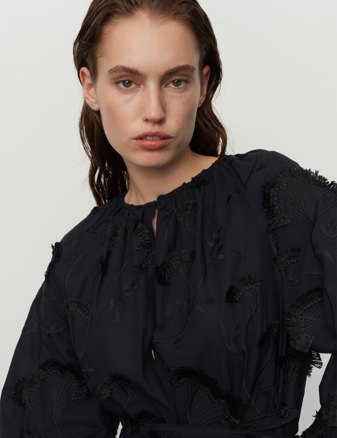 Astrid - Blooming Fringes - Black