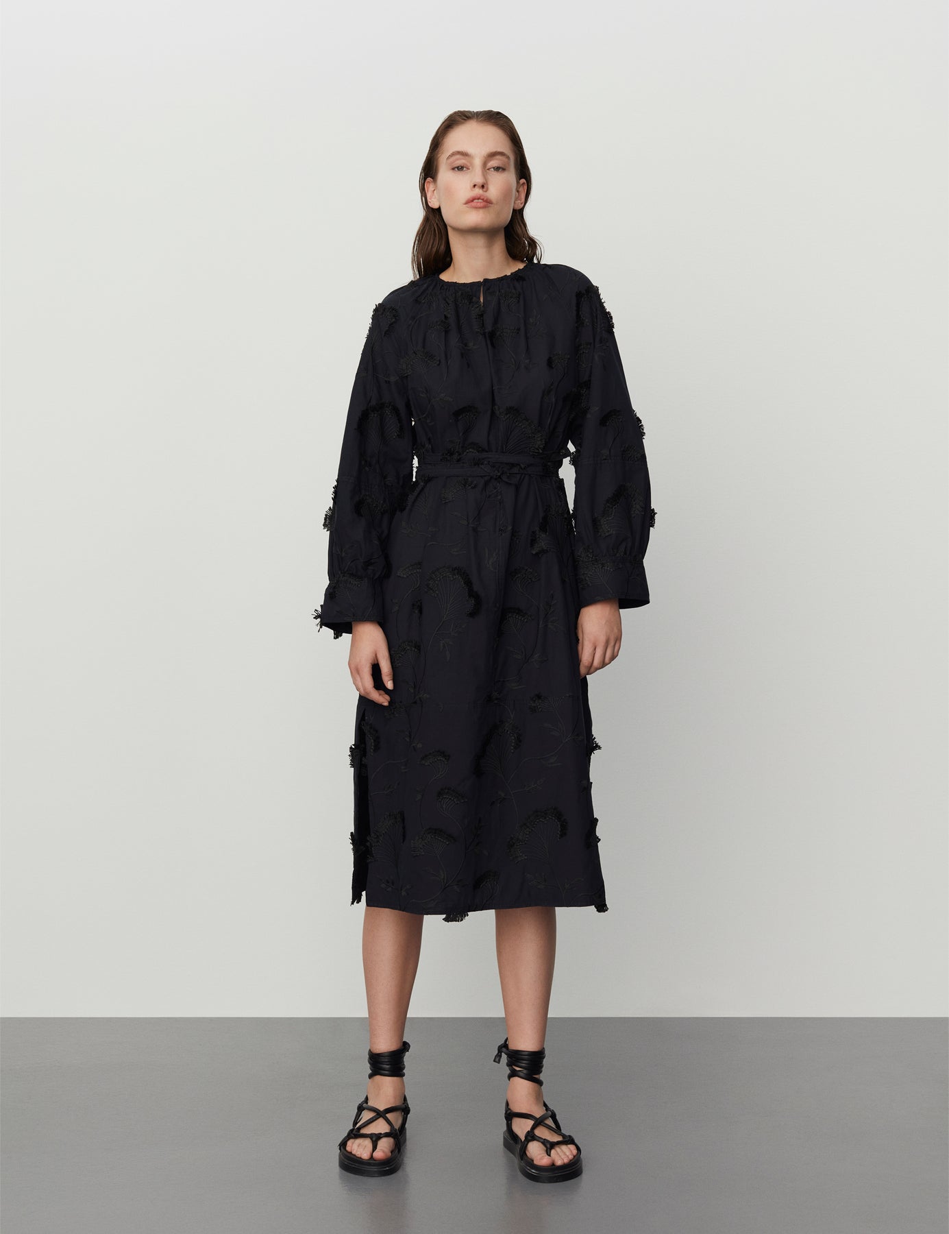 Astrid - Blooming Fringes - Black
