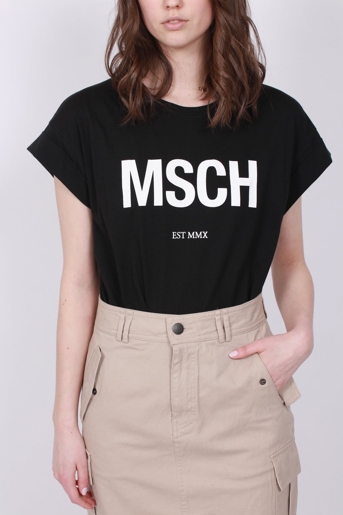 Alva MSCH STD Tee - Black/White - Moss Copenhagen - T-skjorter & Topper - VILLOID.no