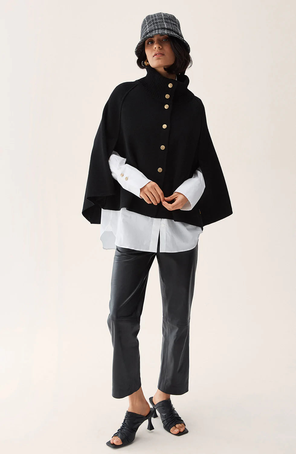 Elsa Cape - Black