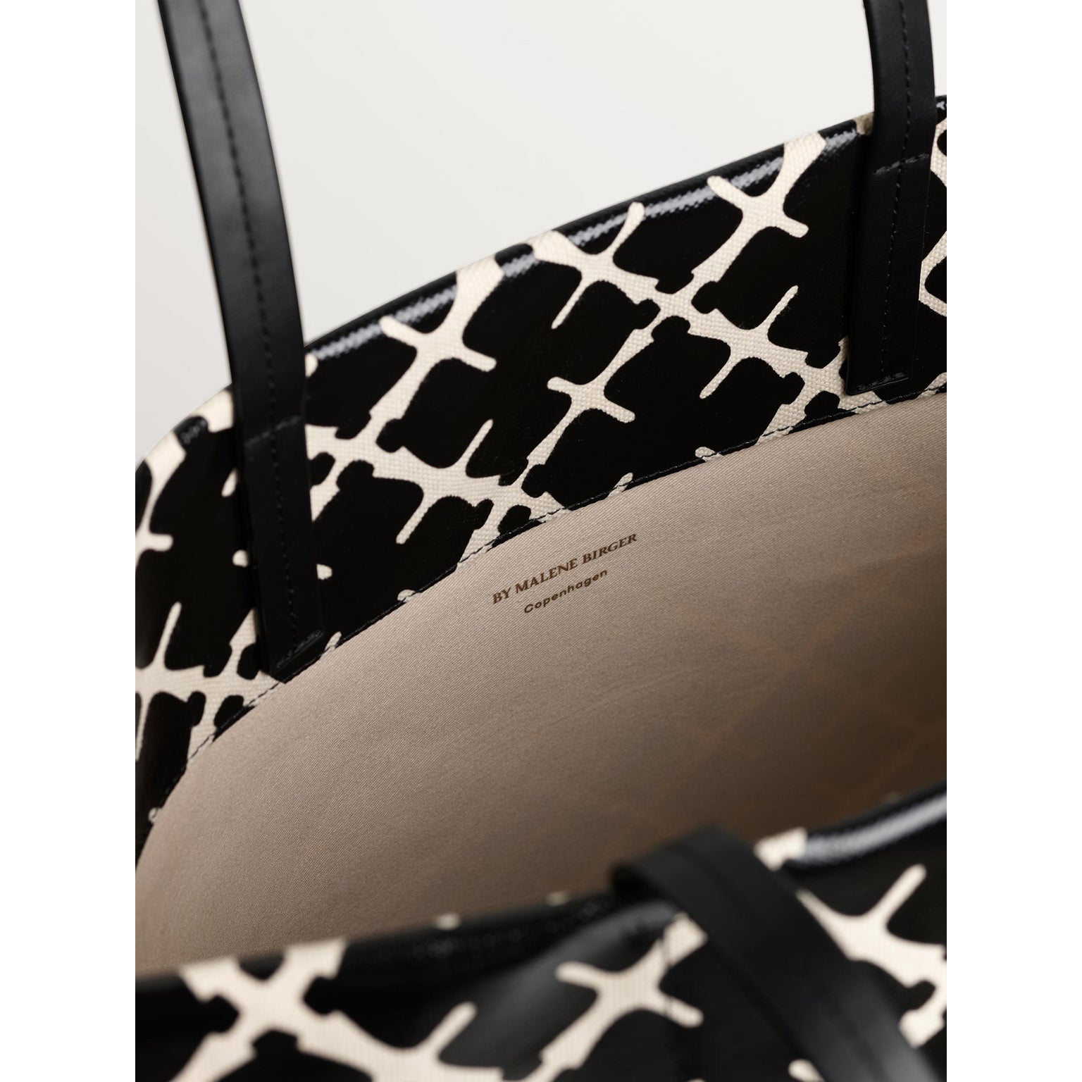 Agnes Tote - Soft White - By Malene Birger - Tilbehør - VILLOID.no