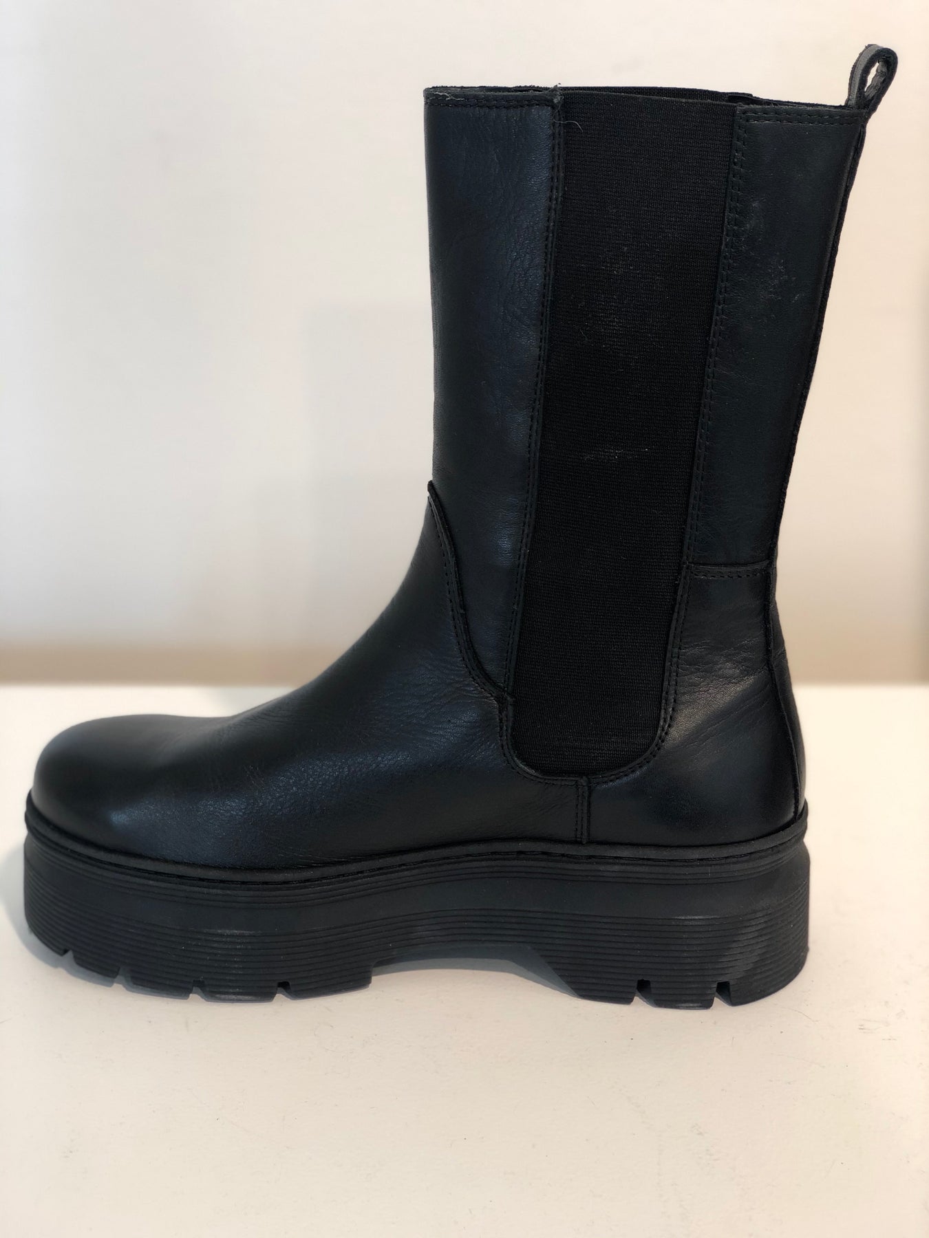 Aya Boots - Black Leather - Pavement - Sko - VILLOID.no