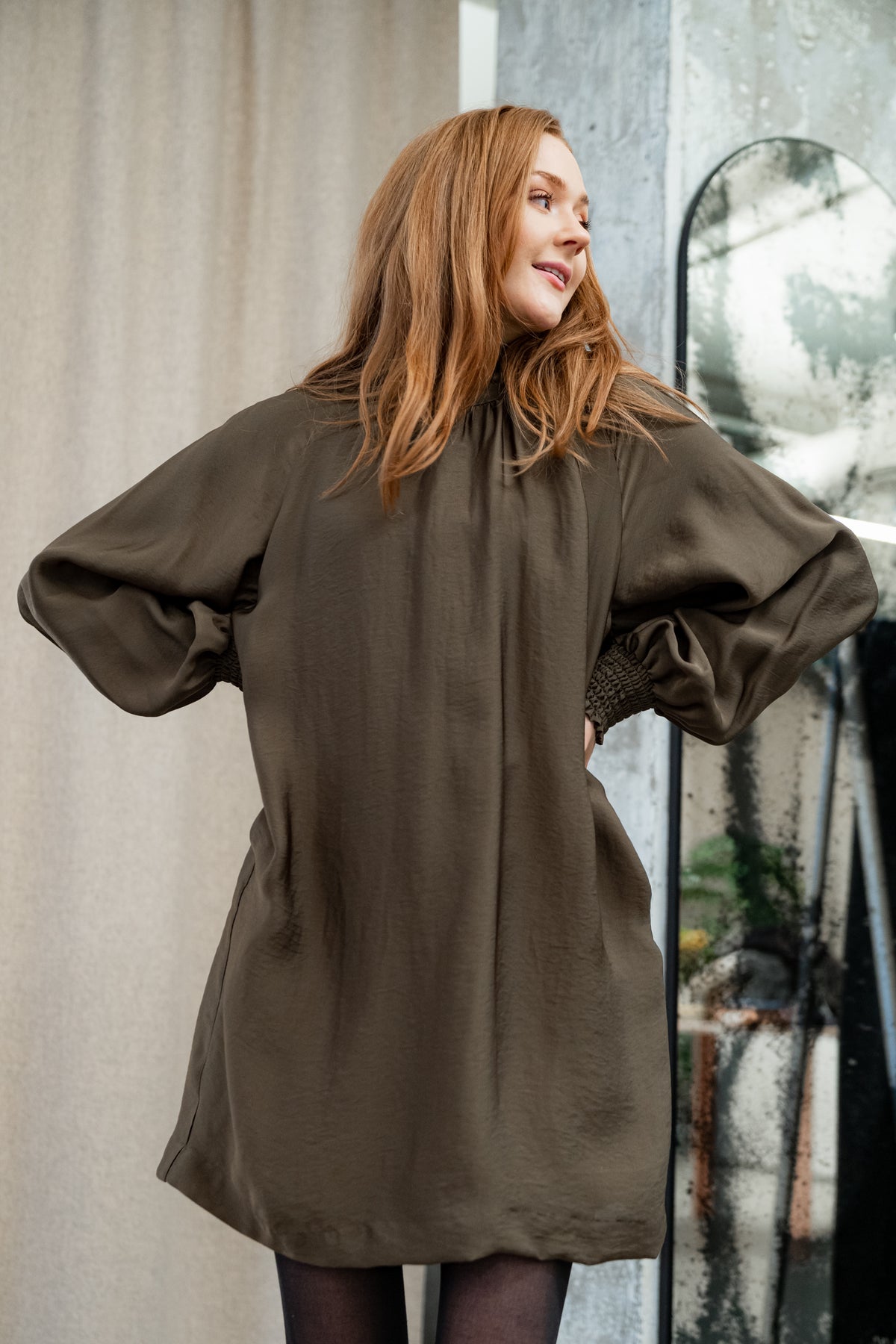 Luellagz Short Dress - Mörk olivgrön