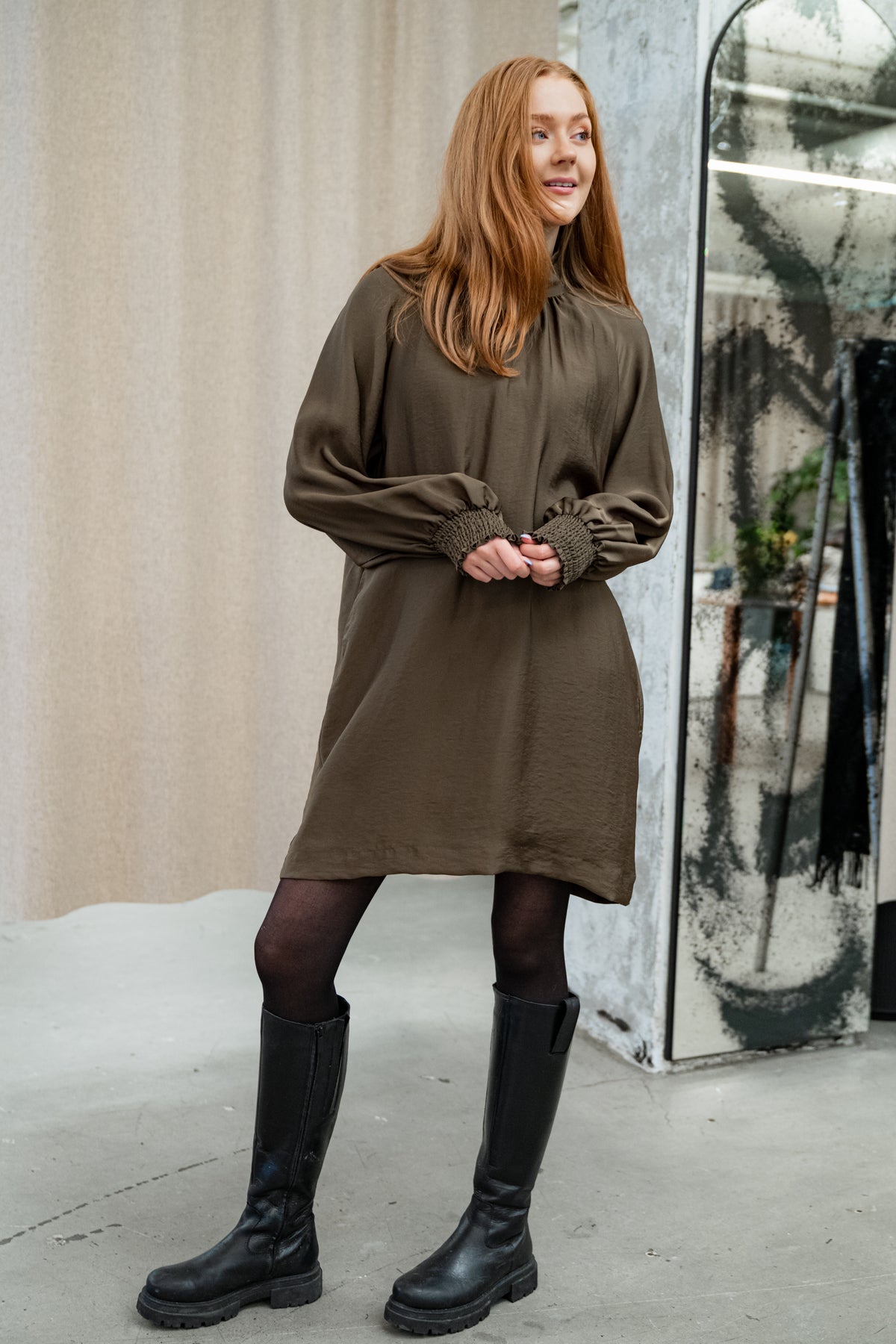 Luellagz Short Dress - Mörk olivgrön