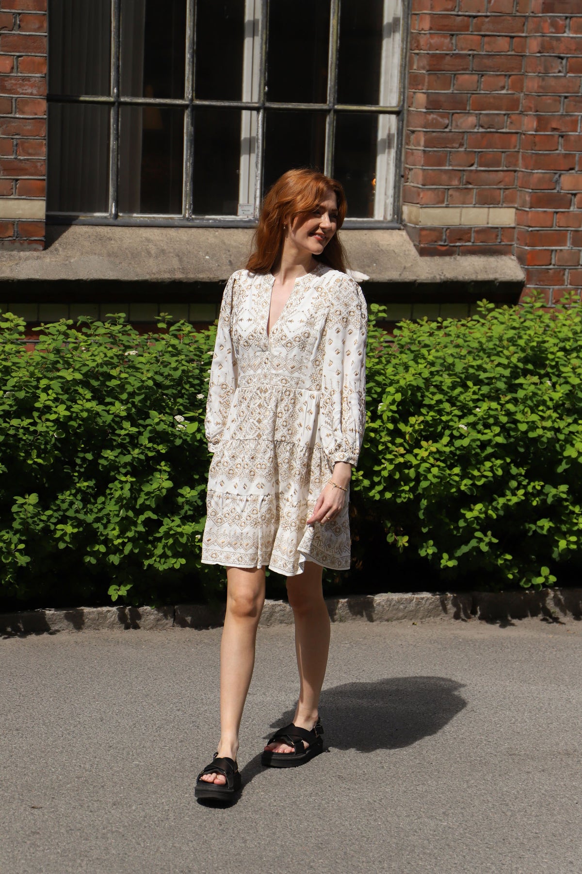 Clary Dress Short W Embrodery - Gold