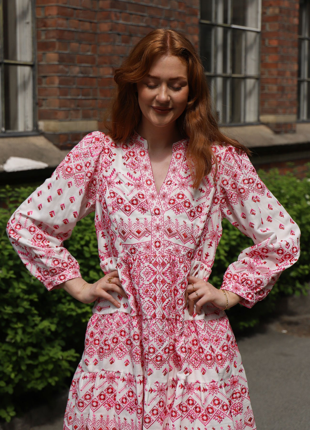Clary Dress Short W Embrodery - Pink