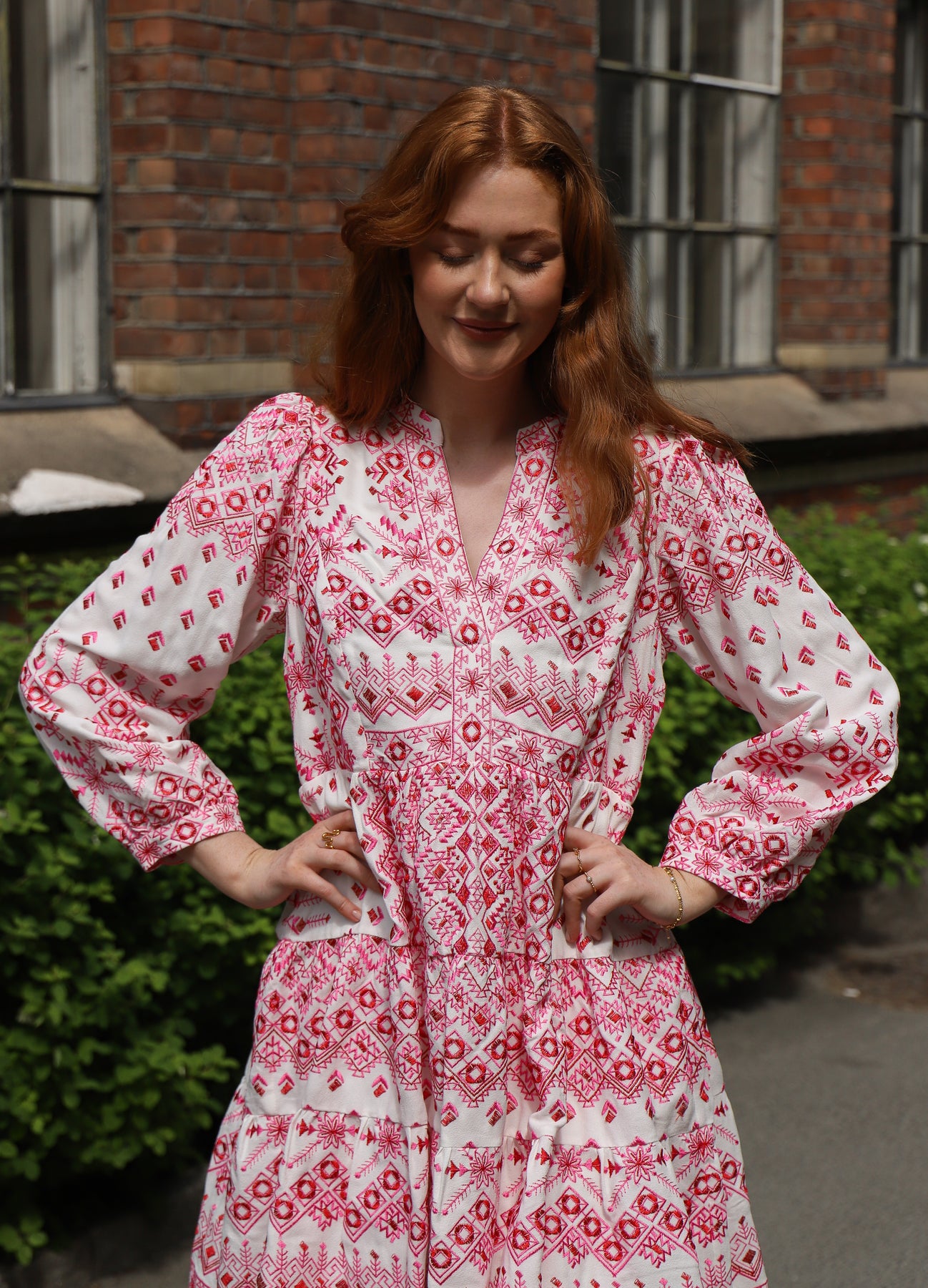 Clary Dress Short W Embrodery - Pink