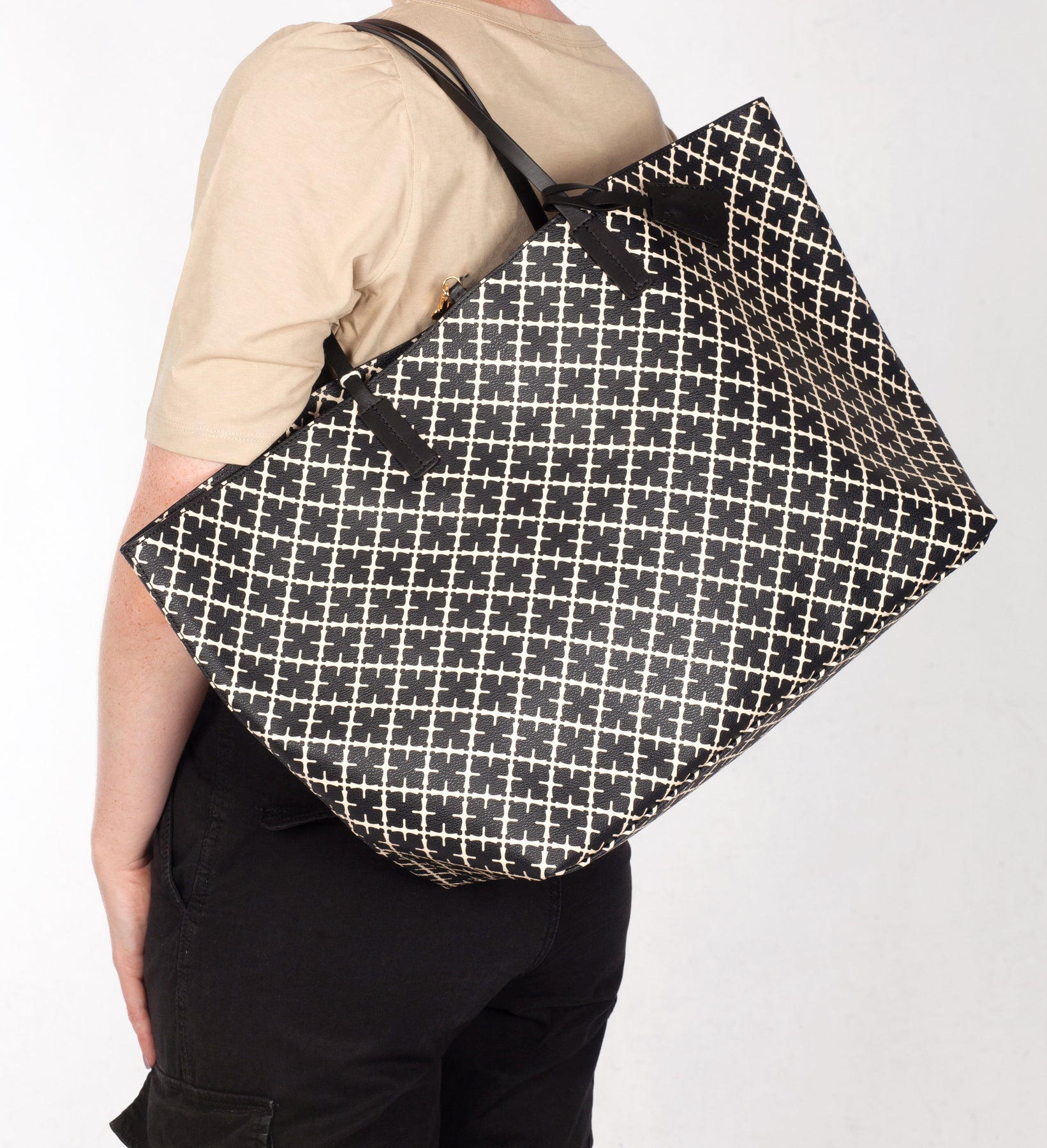 Abi Tote - Black White Grey - By Malene Birger - Tilbehør - VILLOID.no