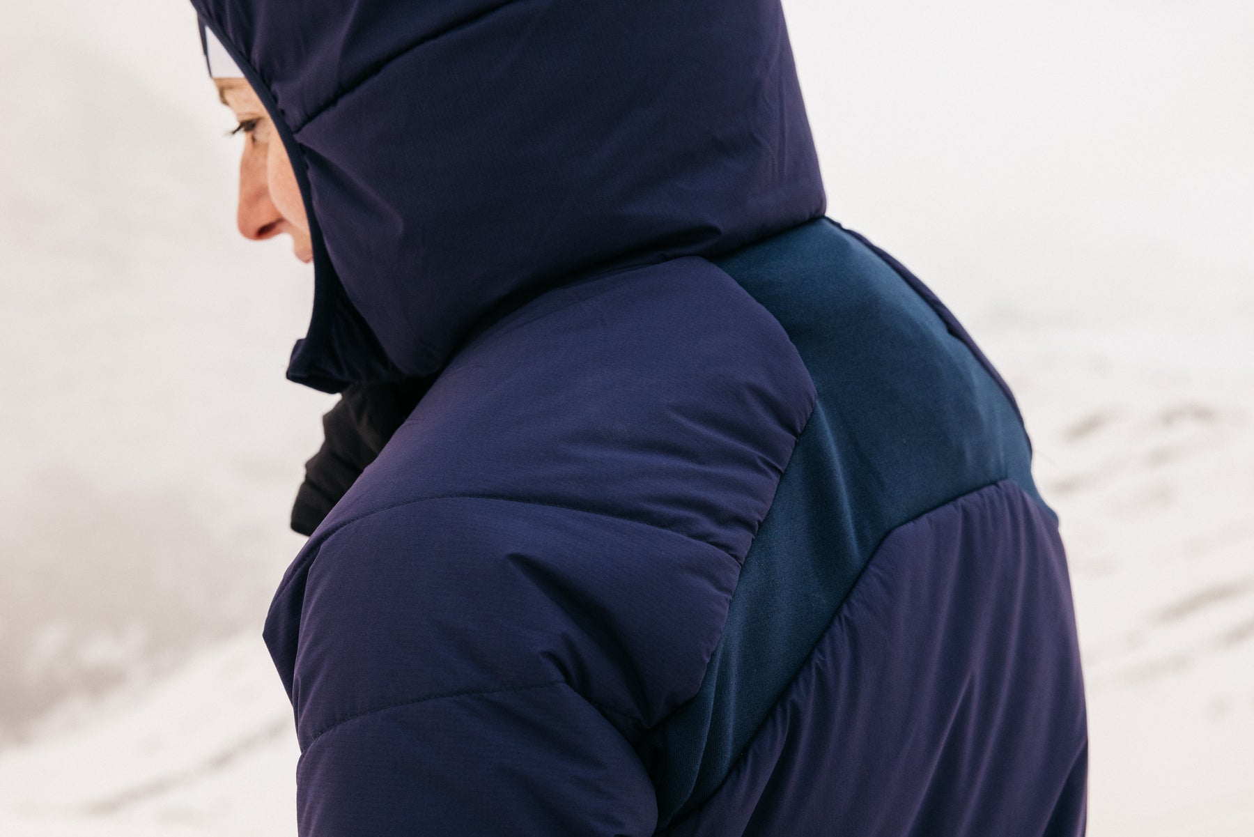 M White Primaloft Hoodie - Saphir