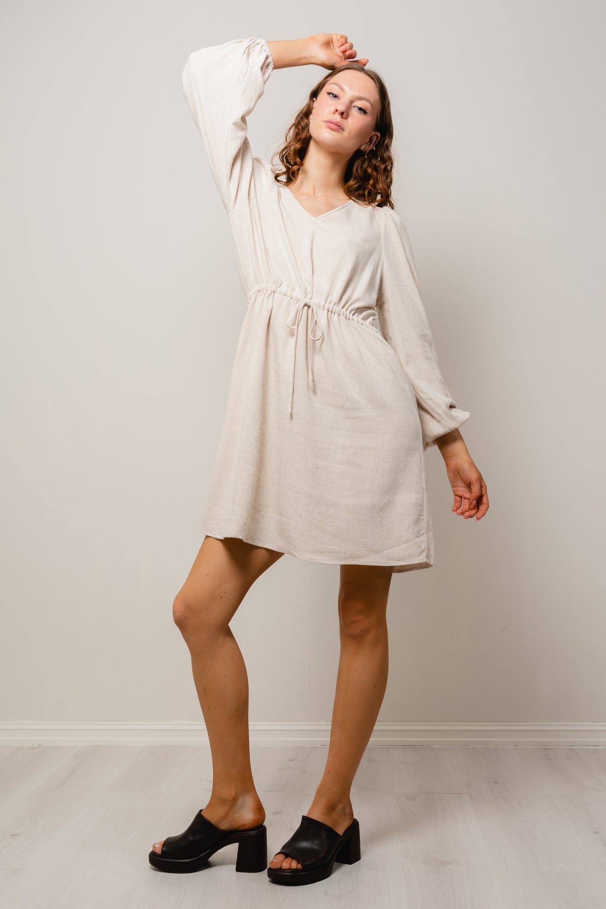 Viva Ls Short Linen Dress - Sandshell