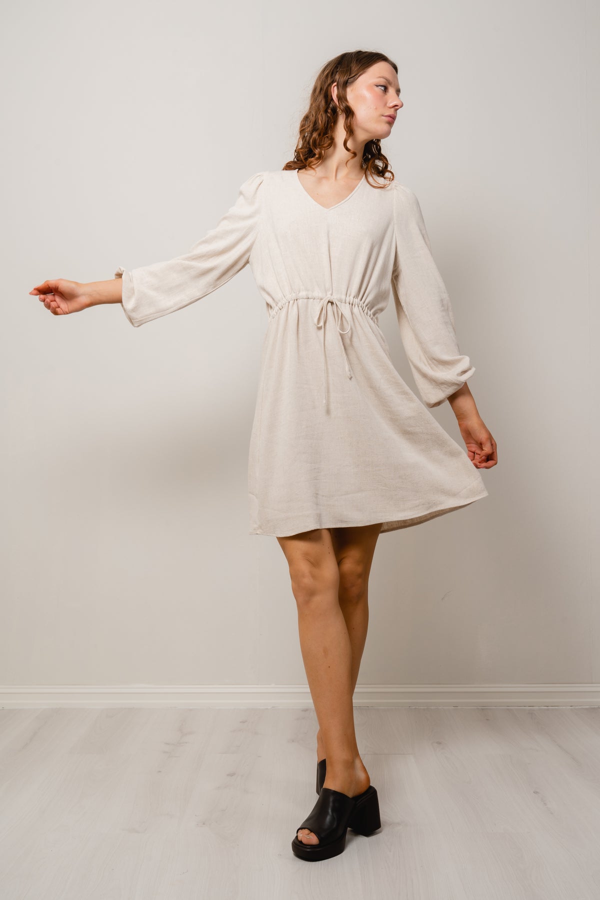 Viva Ls Short Linen Dress - Sandshell