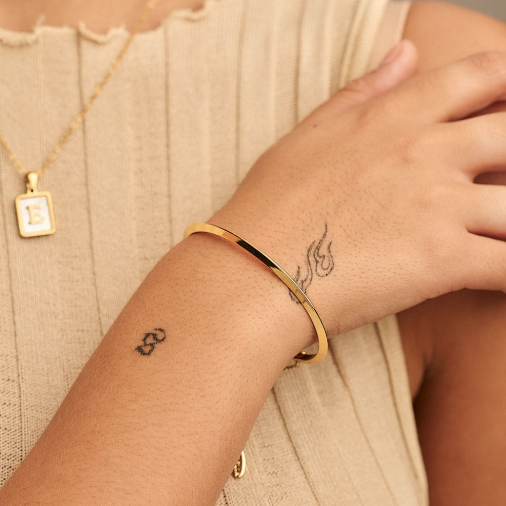 Angled Bangle With Chain & Fastening - Pale Gold