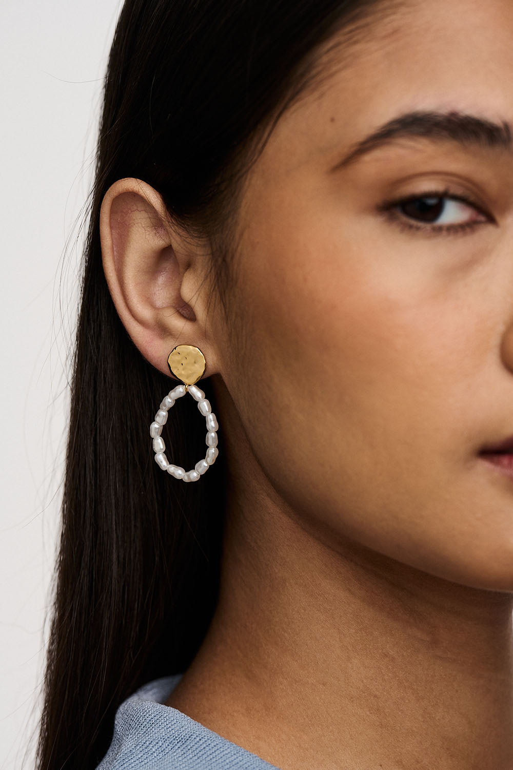 Molten Stud & Open Circle Pearl Earrings - Pearl