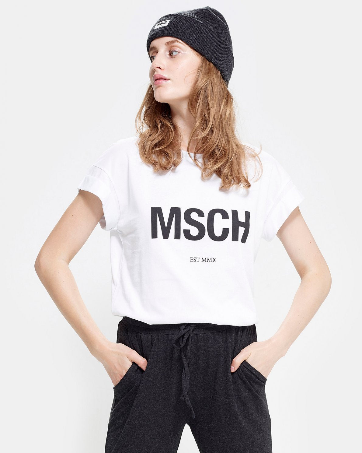 Alva Msch Est Tee - White/Black - Moss Copenhagen - T-skjorter & Topper - VILLOID.no