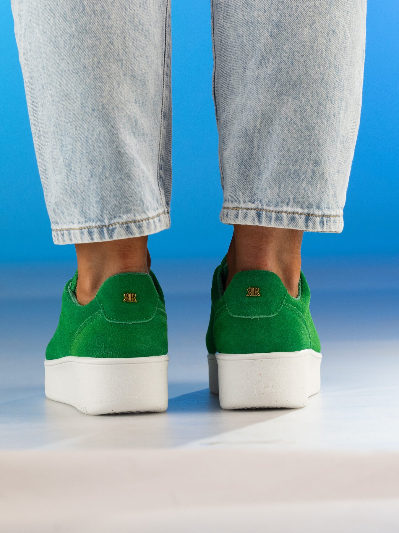 Avanti - Green Suede