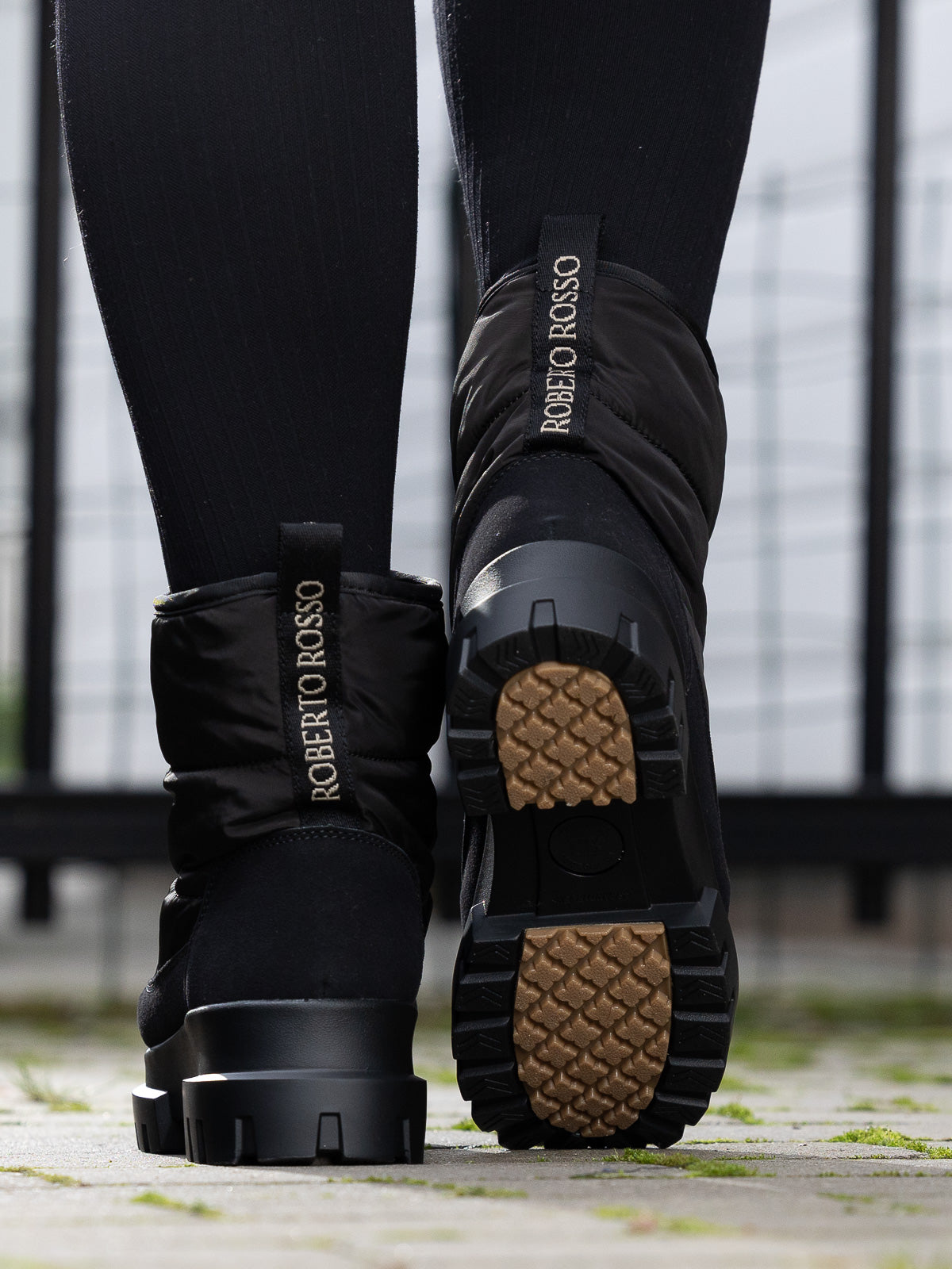 Cortina - Black