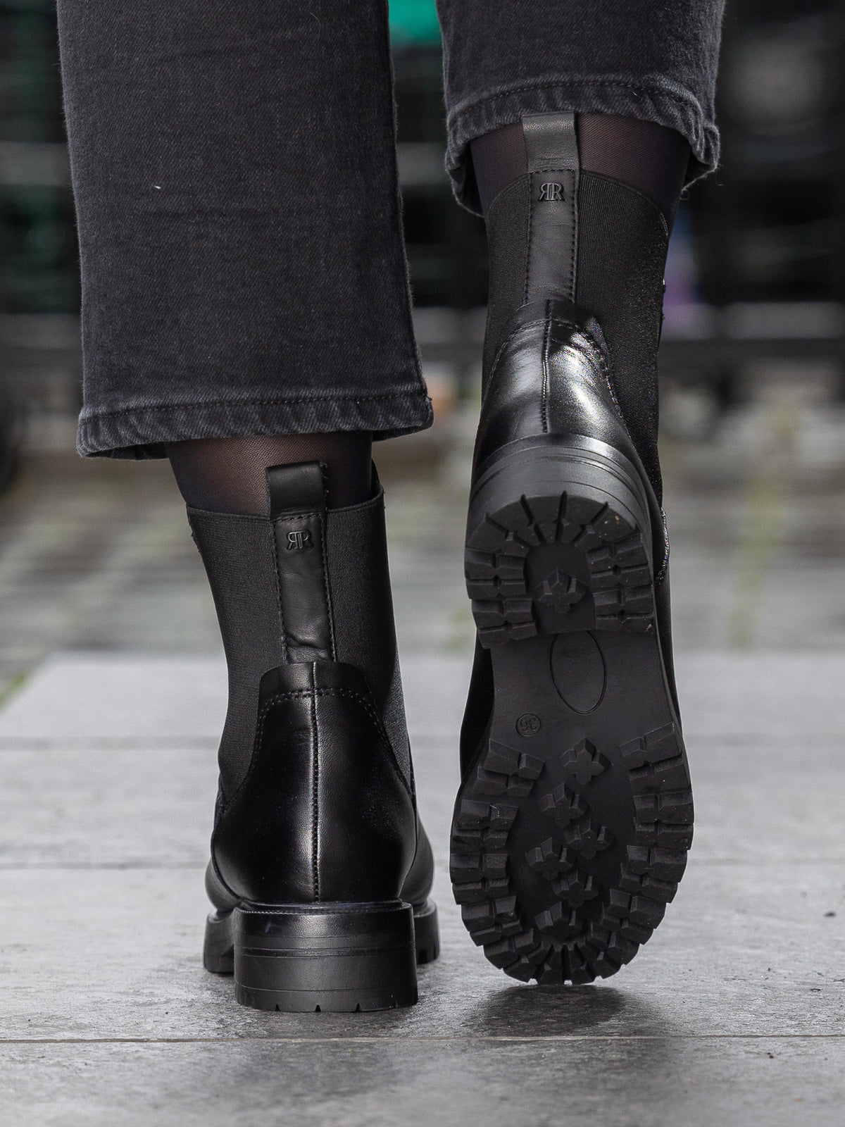 Pratoo Leather Chelsea - Black