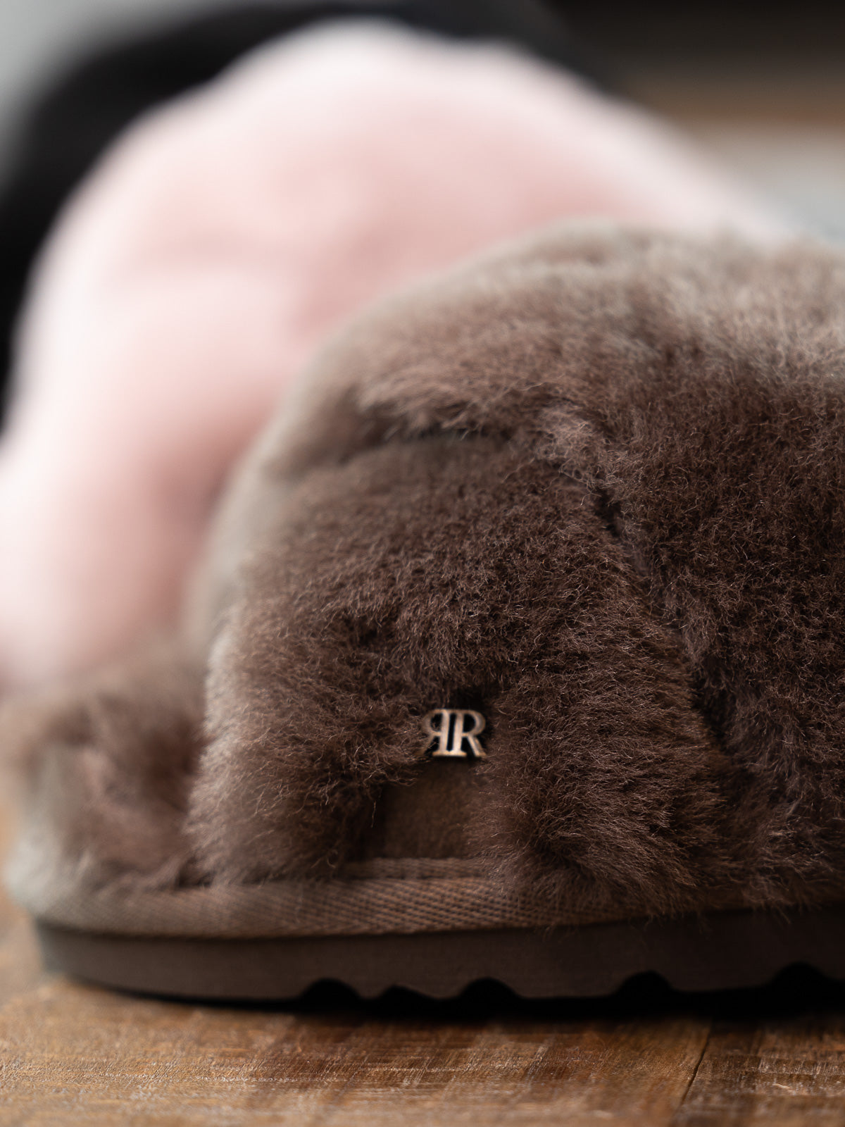 Crossy Sheepskin - Brown