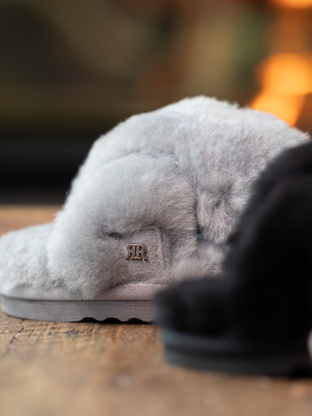 Crossy Sheepskin - Grey
