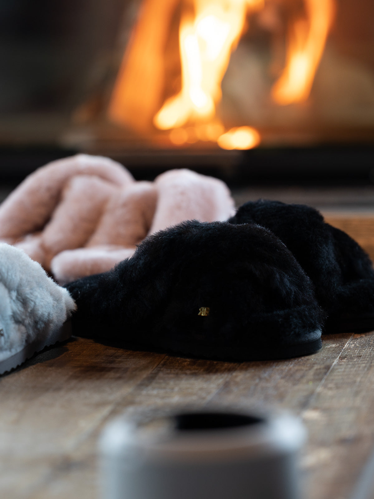 Crossy Sheepskin - Black