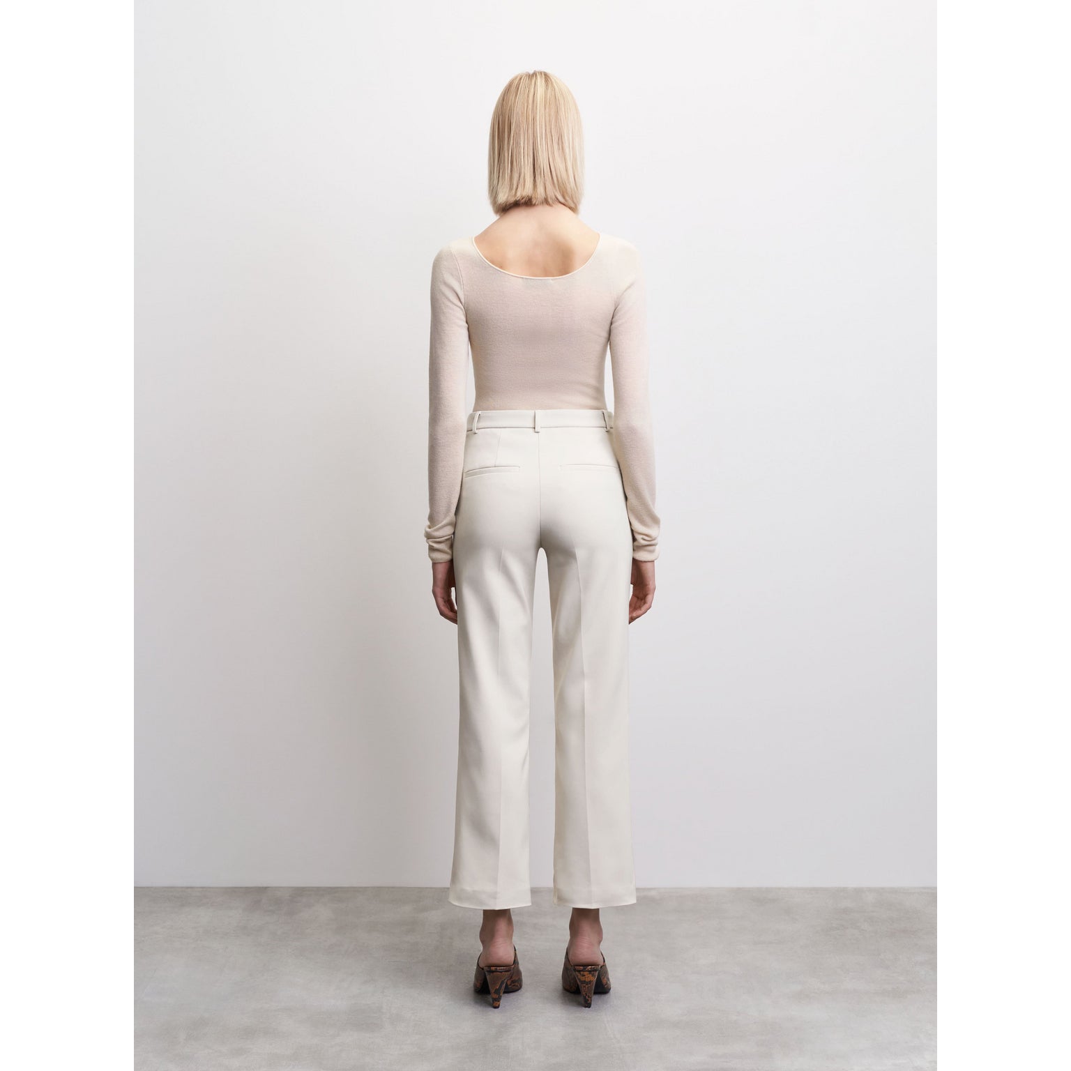 Noora 3 - Natural White