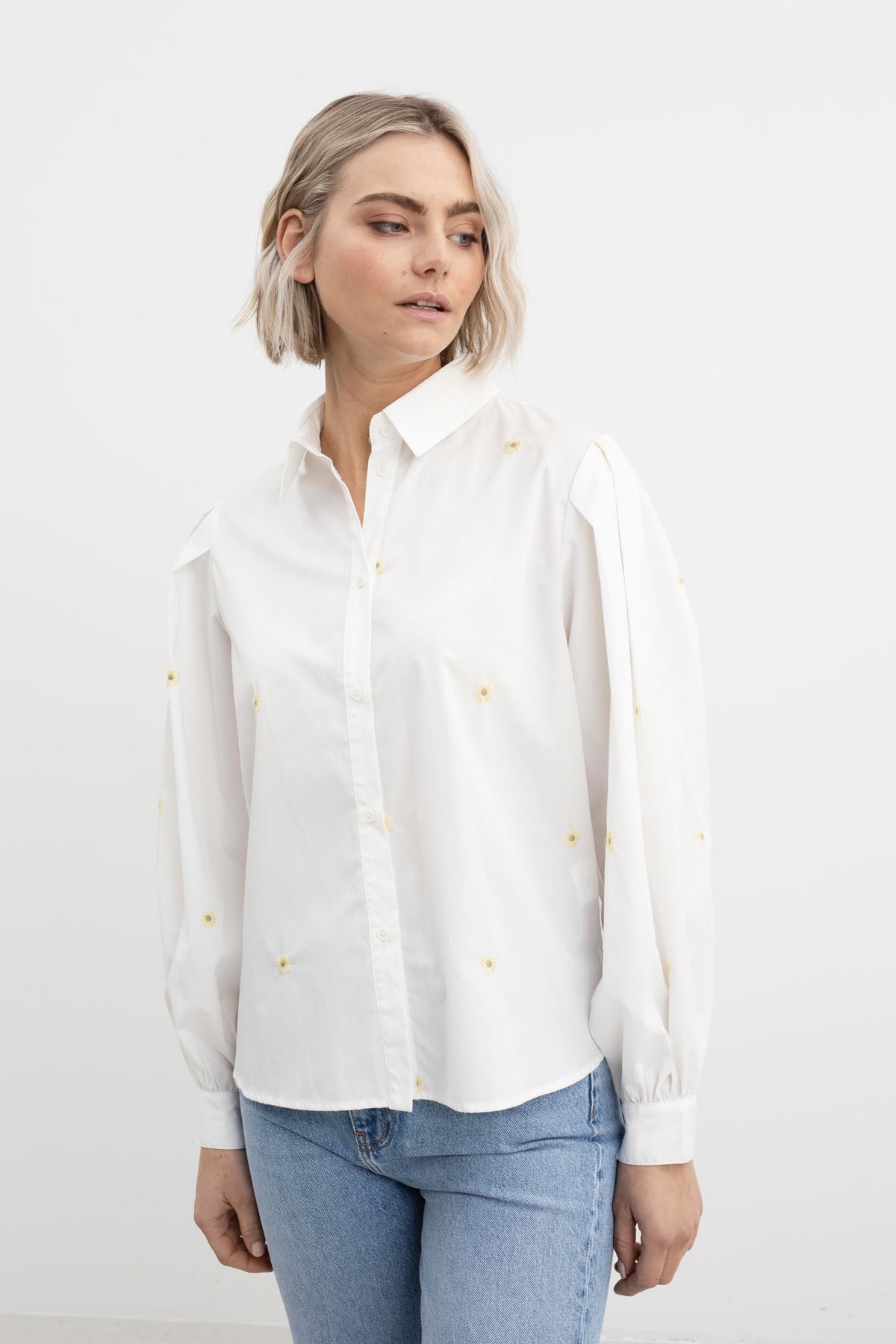 Sofia Shirt - Embroided Sun Flower