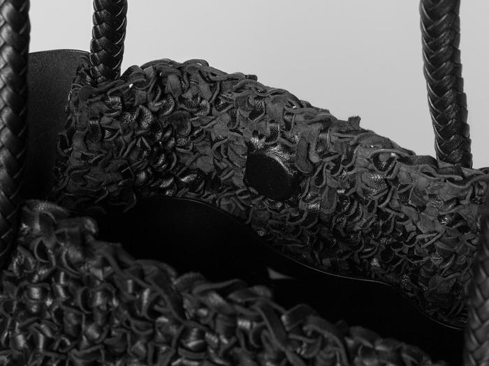 Yubi - Black