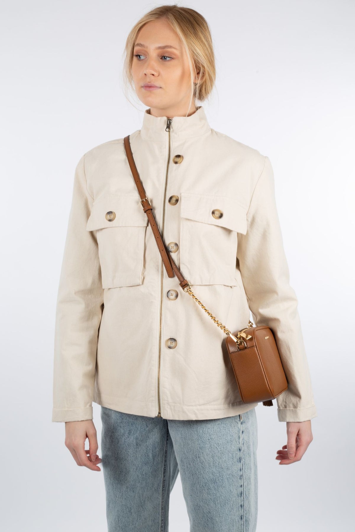 Jet Set Medium Pebbled Leather Crossbody Bag - Luggage