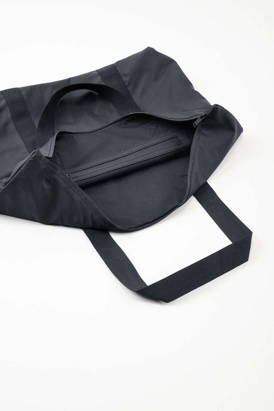 Tote Bag Rush - Black - Rains - Tilbehør - VILLOID.no