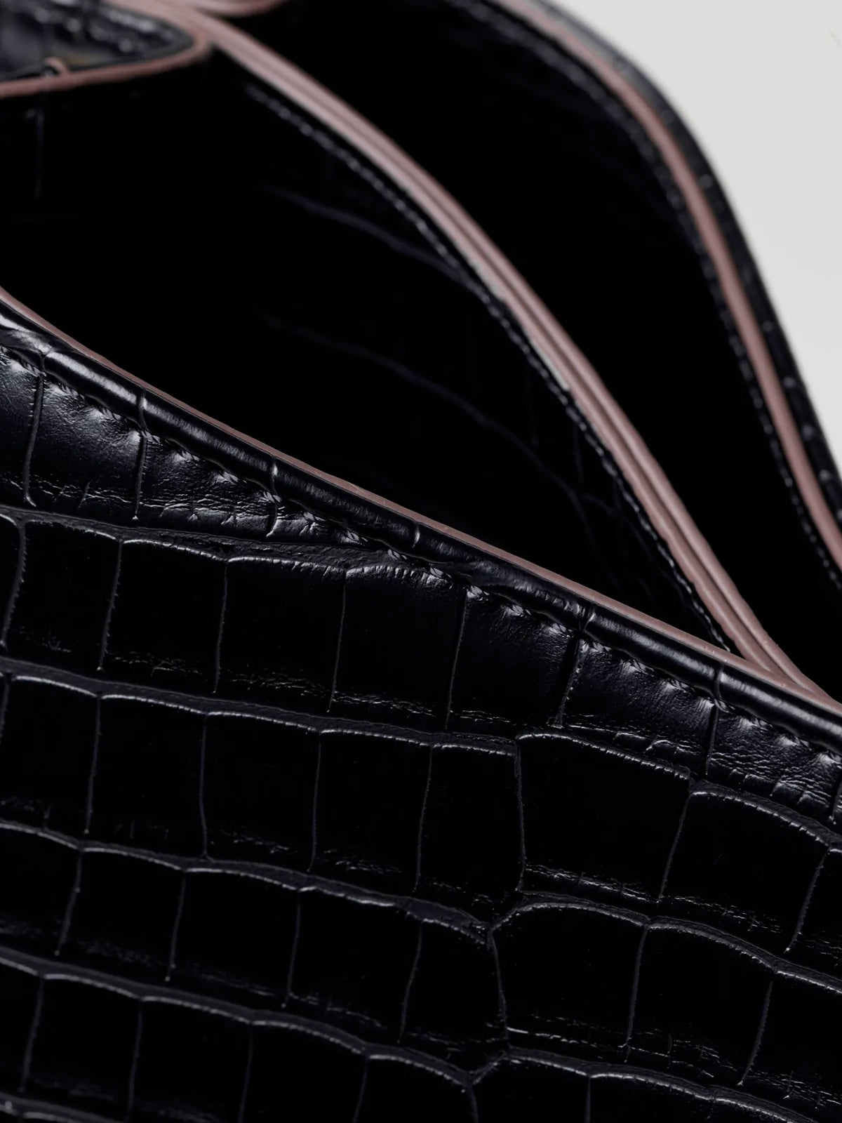 Solid Kayna Bag - Black