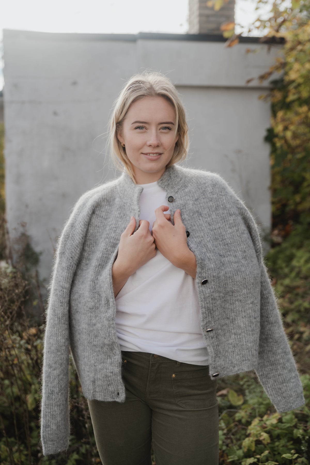 DebbieGZ Short Cardigan - High-Rise Grey