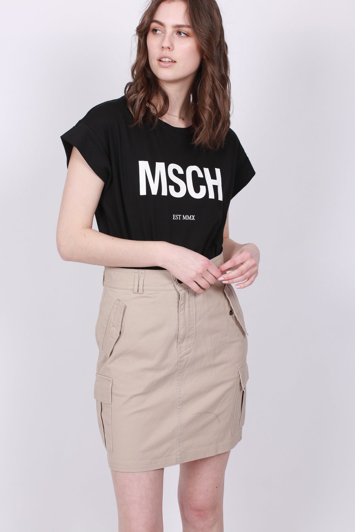 Alva MSCH STD Tee - Black/White - Moss Copenhagen - T-skjorter & Topper - VILLOID.no