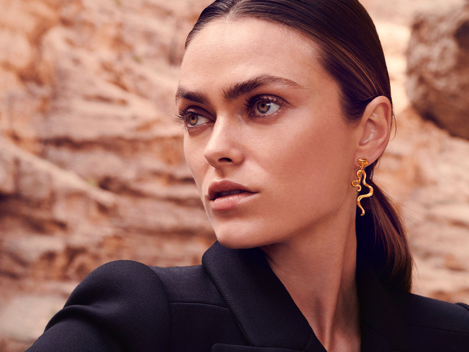 Billie Earring - Gold - Maanesten - Tilbehør - VILLOID.no