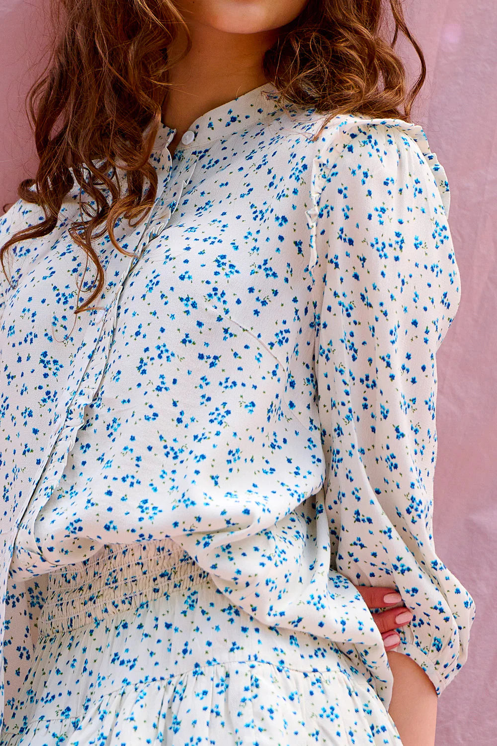 Maxima Blouse - Cream/Blue Flower