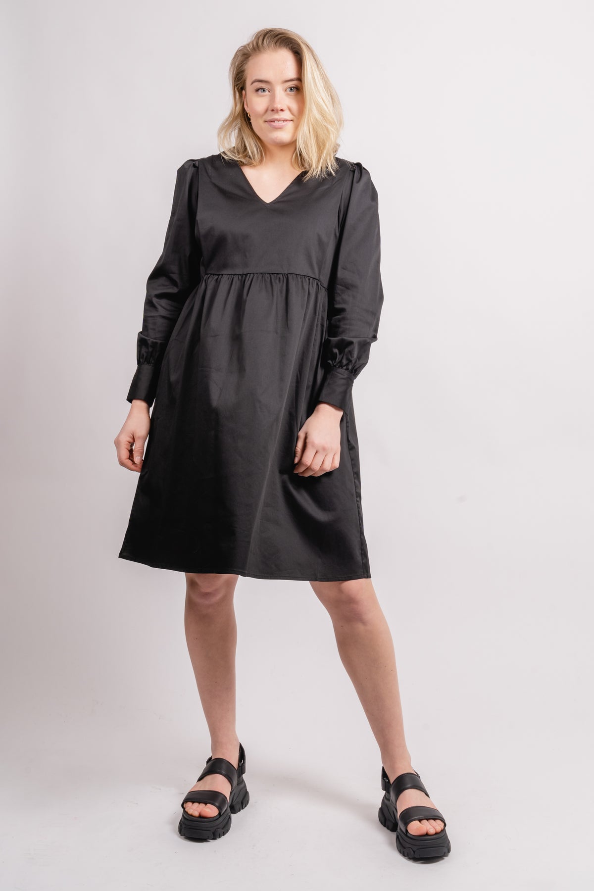 Cilla Bomba Short Dress - Svart