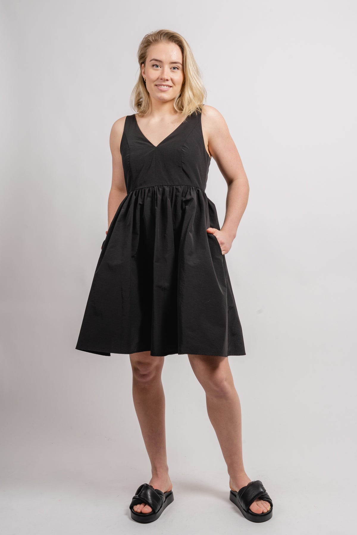 Felia SL Short Dress - Black