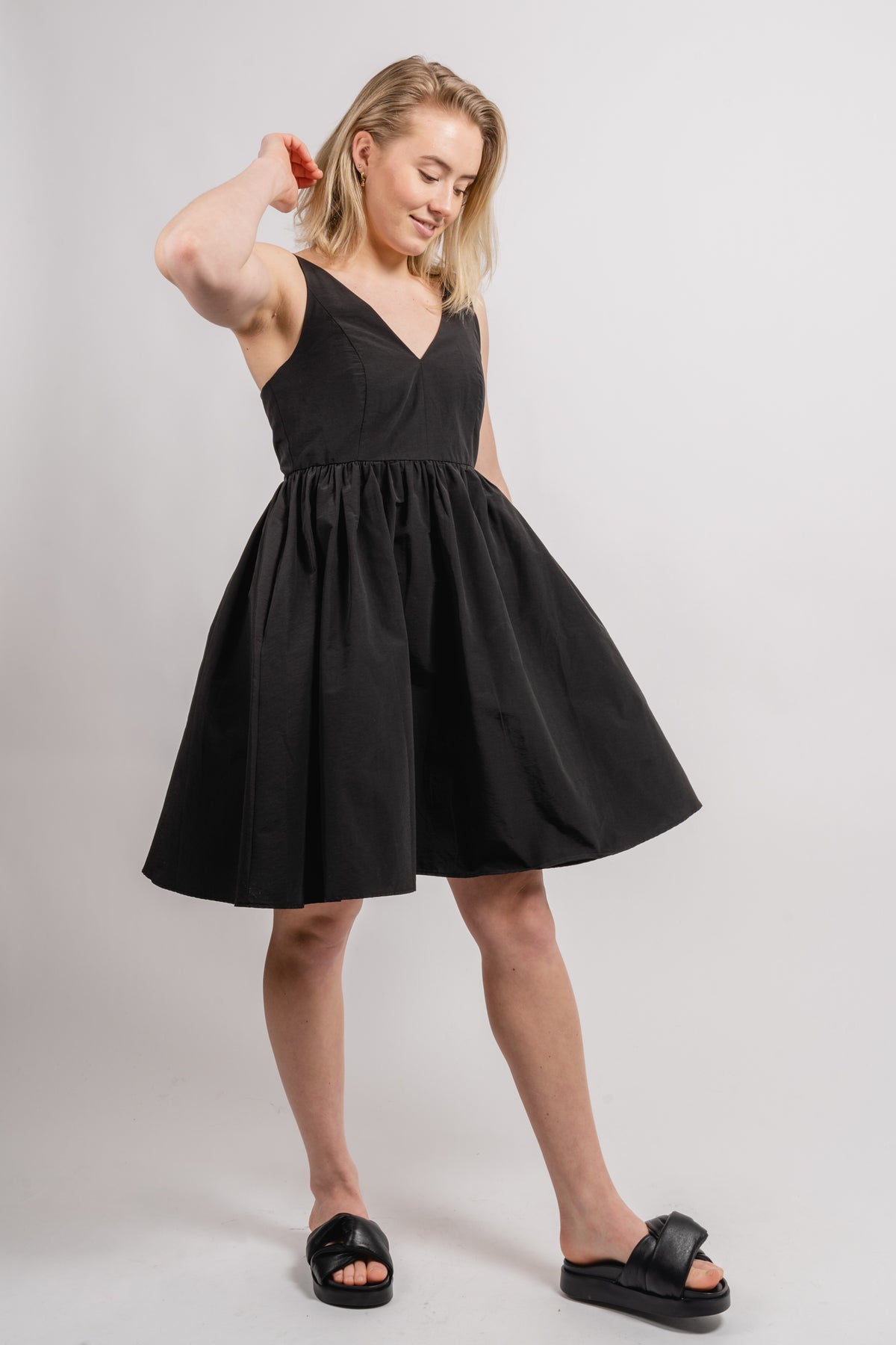 Felia SL Short Dress - Black