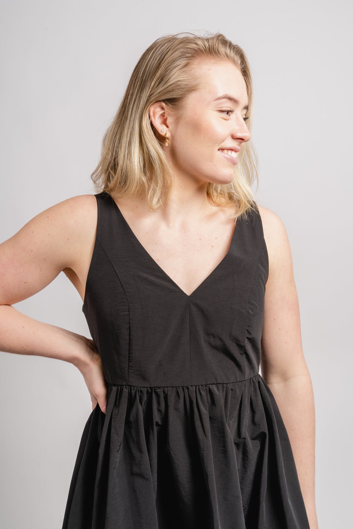 Felia SL Short Dress - Black